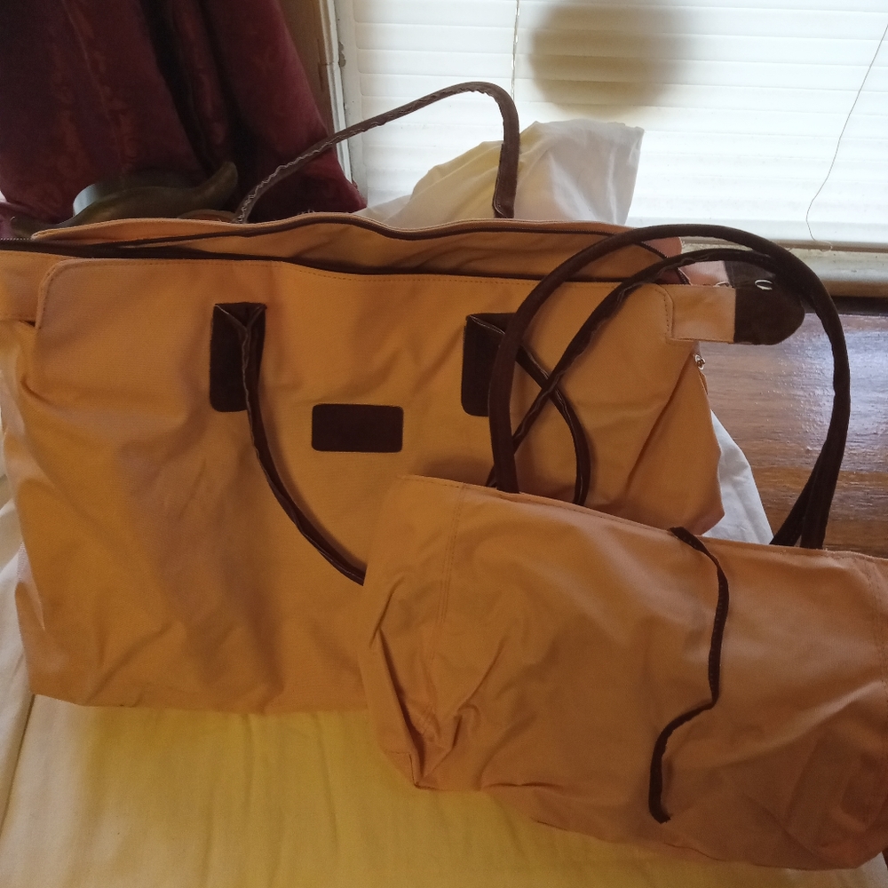 Tote bag